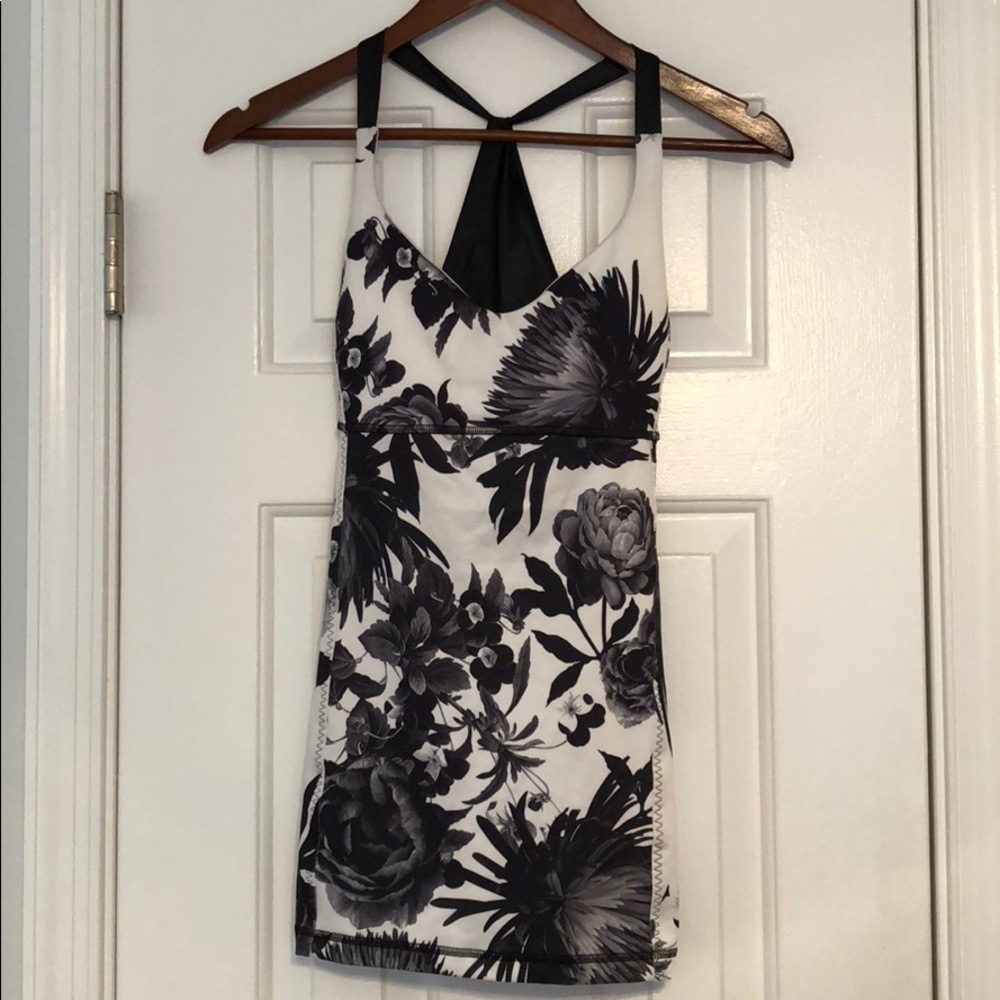 Lululemon Black and White Tank!